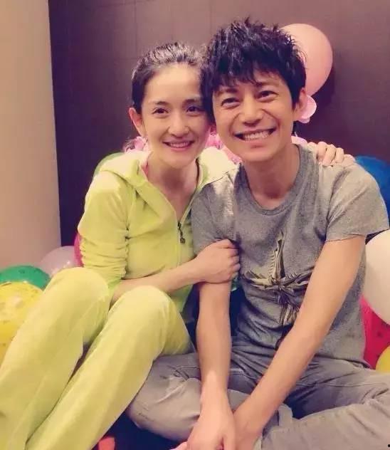 何炅的妻子的照片,揭秘明星背后的温柔力量