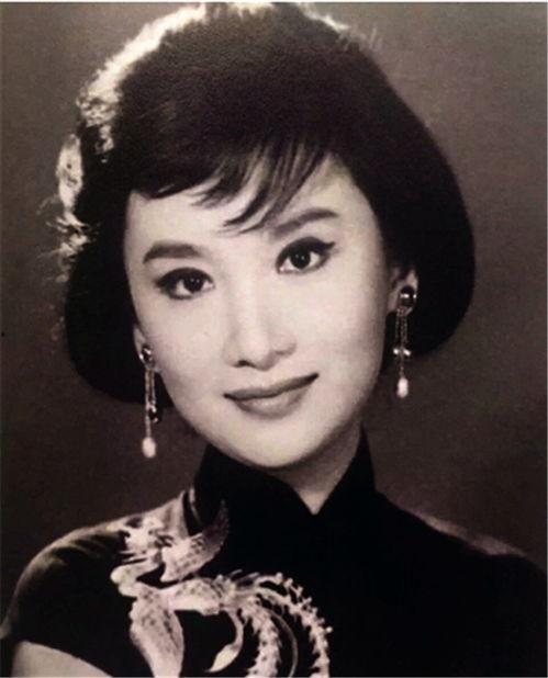 吕中年轻时照片,从青涩少年到影坛巨匠